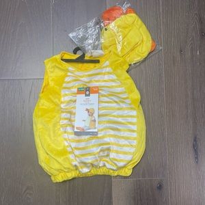 Target infant ducky costume. Nwt. 12-18 months